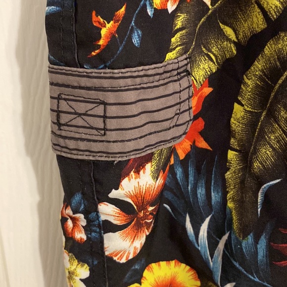 Carbon Men’s Board Shorts, Size 28, EUC, gently worn, no noted defects, stains - Picture 4 of 8